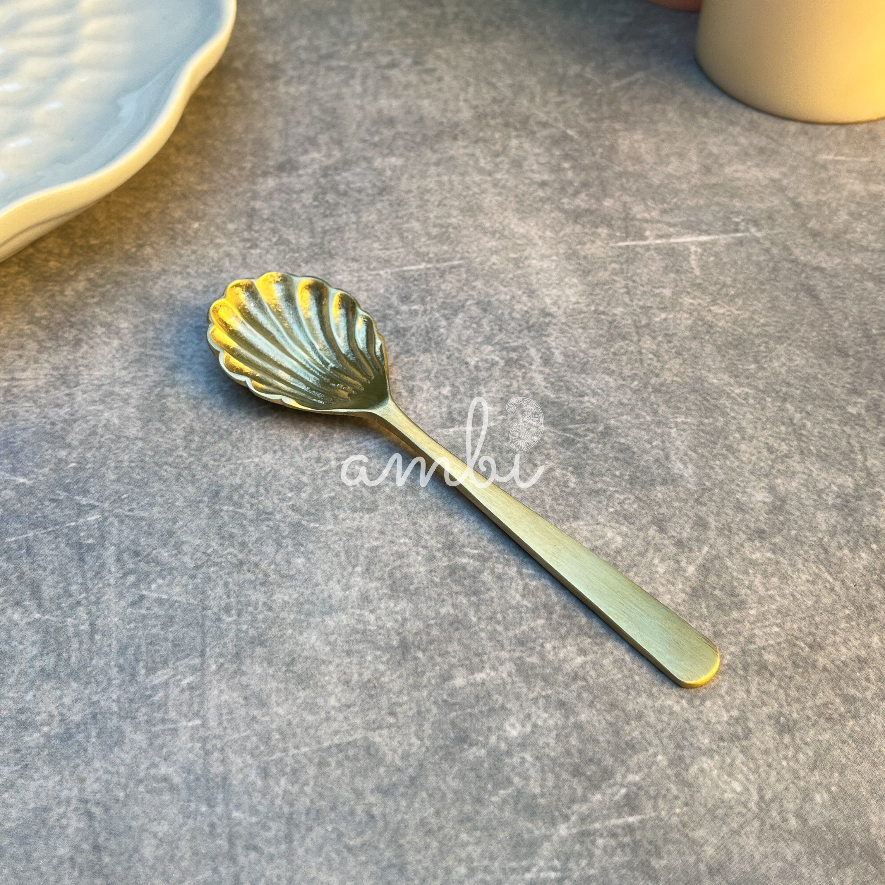 AMBI Pure Brass Artisan Shell-Motif Spoon Set of 1