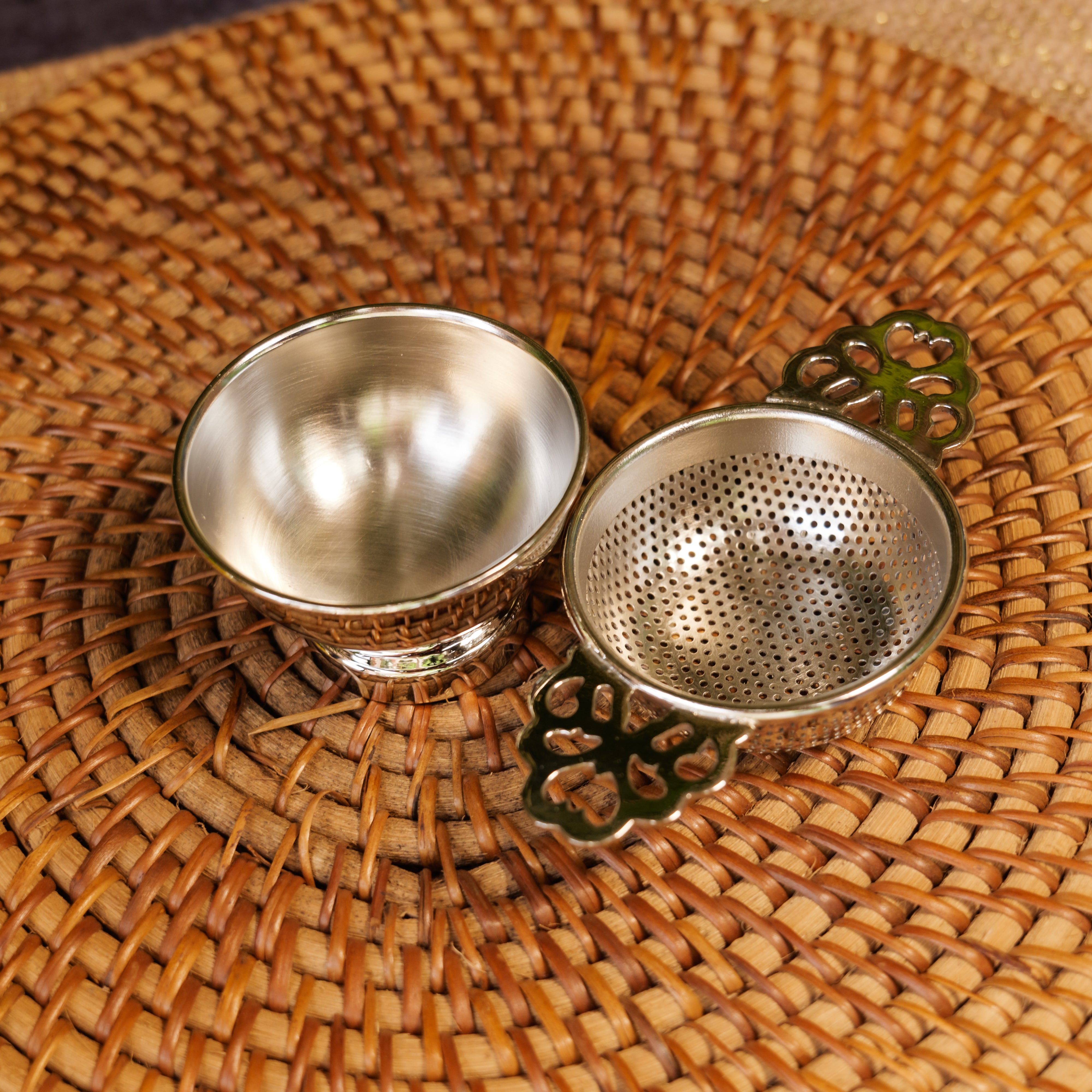 Double Punched Flower Brass Medium Sized Tea Strainer with Matte Finish and Resting Pot - Silver