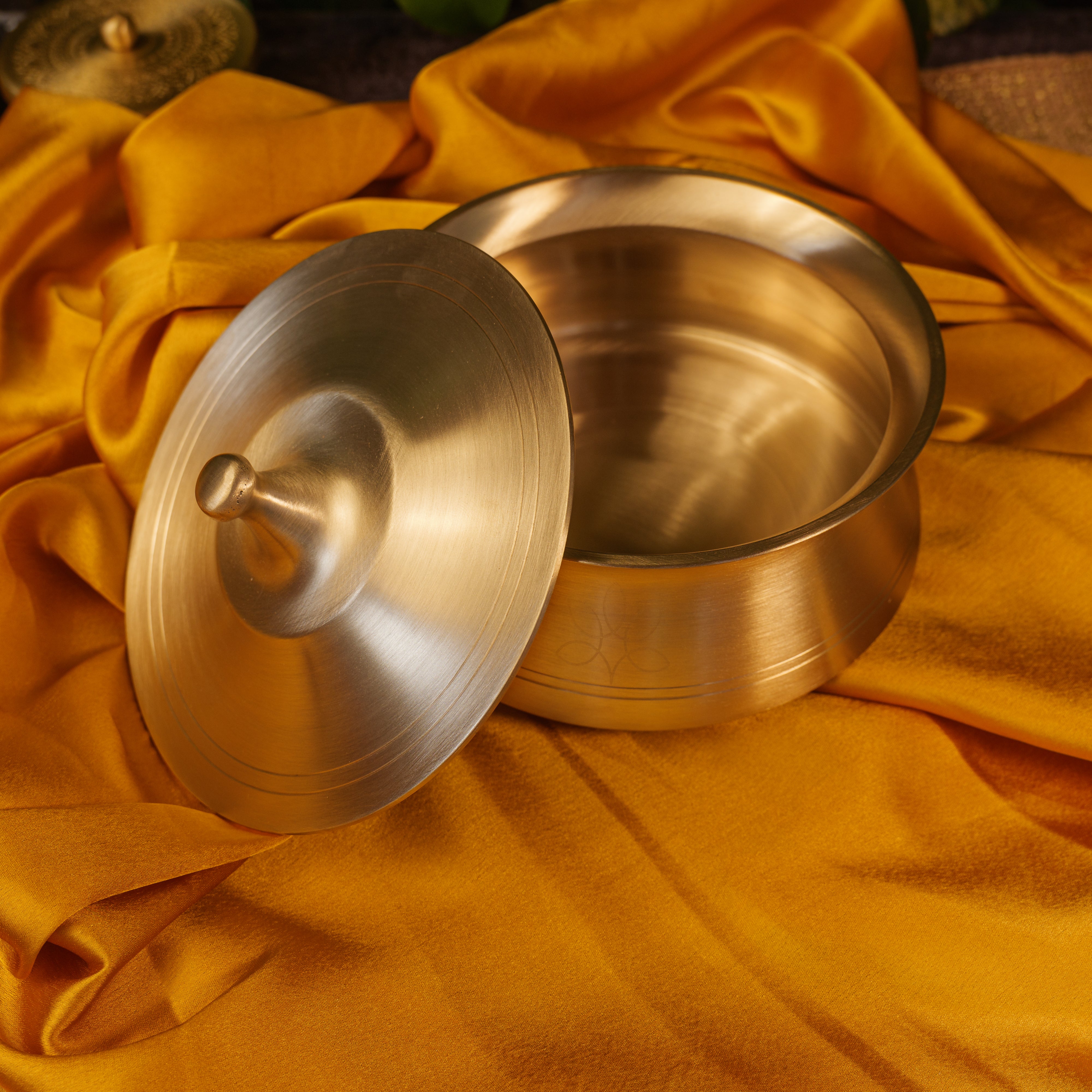 Modern Conical Shapes Laser Etched Lead Free 100% Pure Kansa Serving Bowl Handi with Heavy Lid - Small - 1.0 L