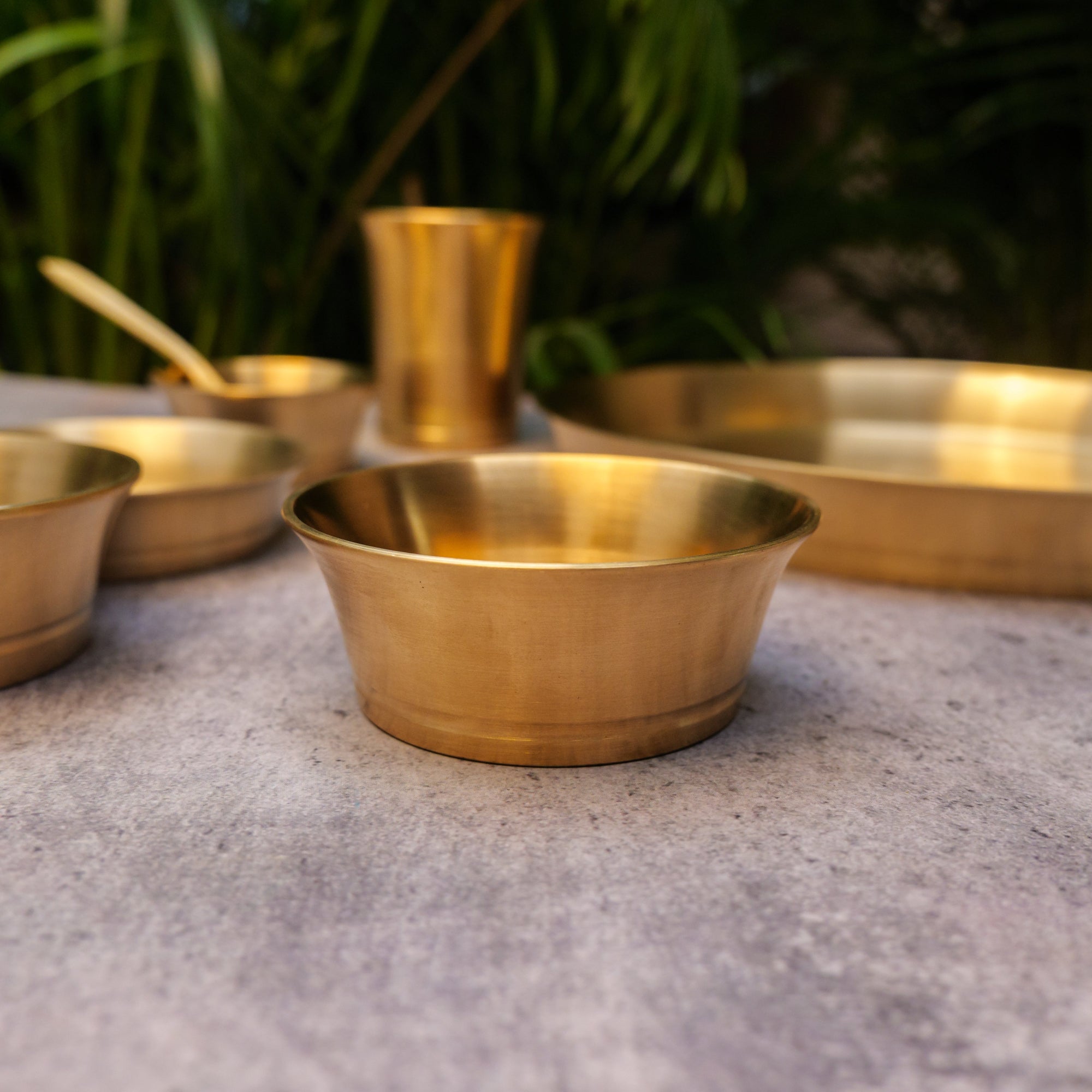 Ambi Pure Brass Fluid Grace' Ethnic Thali Set of 7 - Heavy Make
