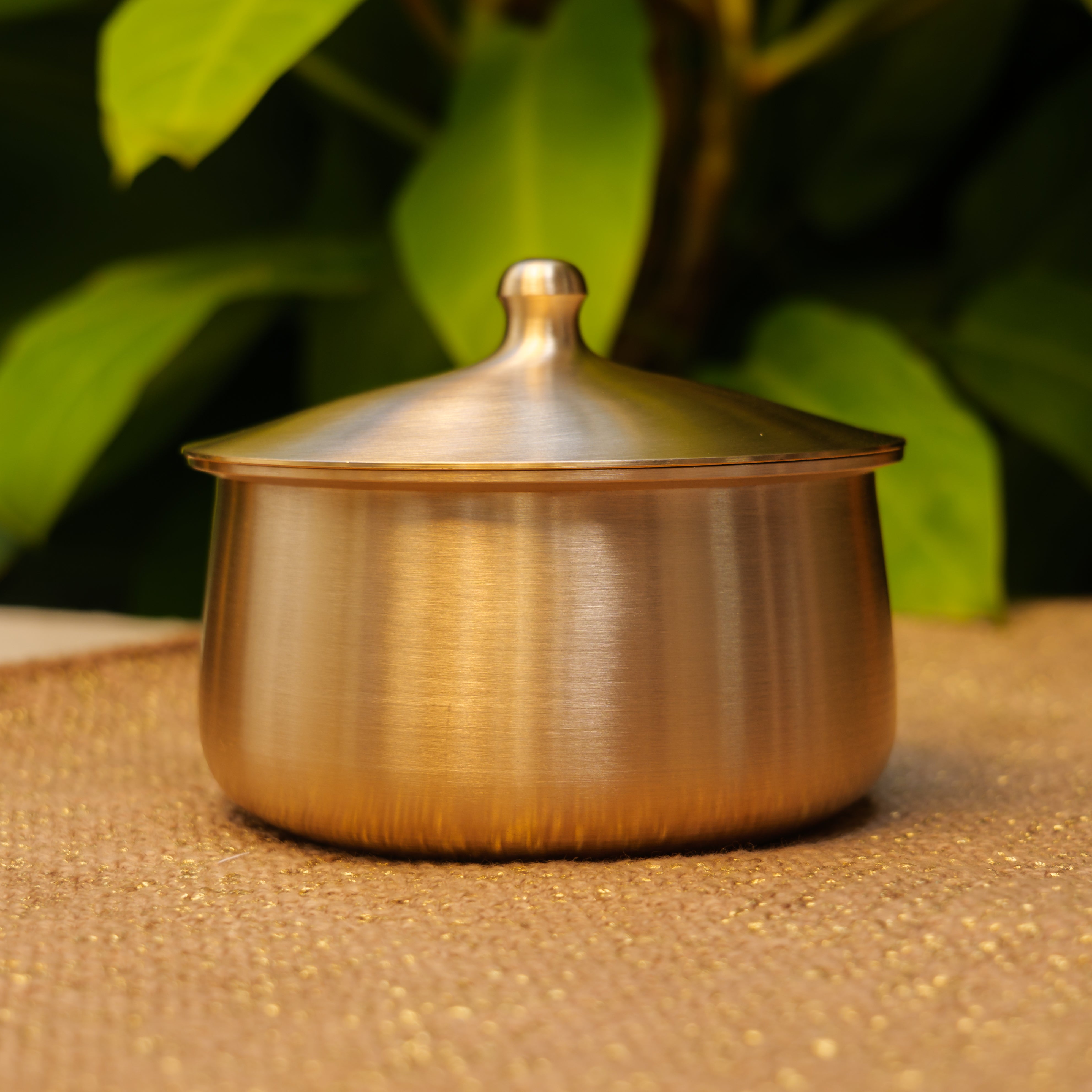 Ambi Very Vogue Pure Kansa Cook & Serve Handi — A Feast Heirloom, Small (600 ML)