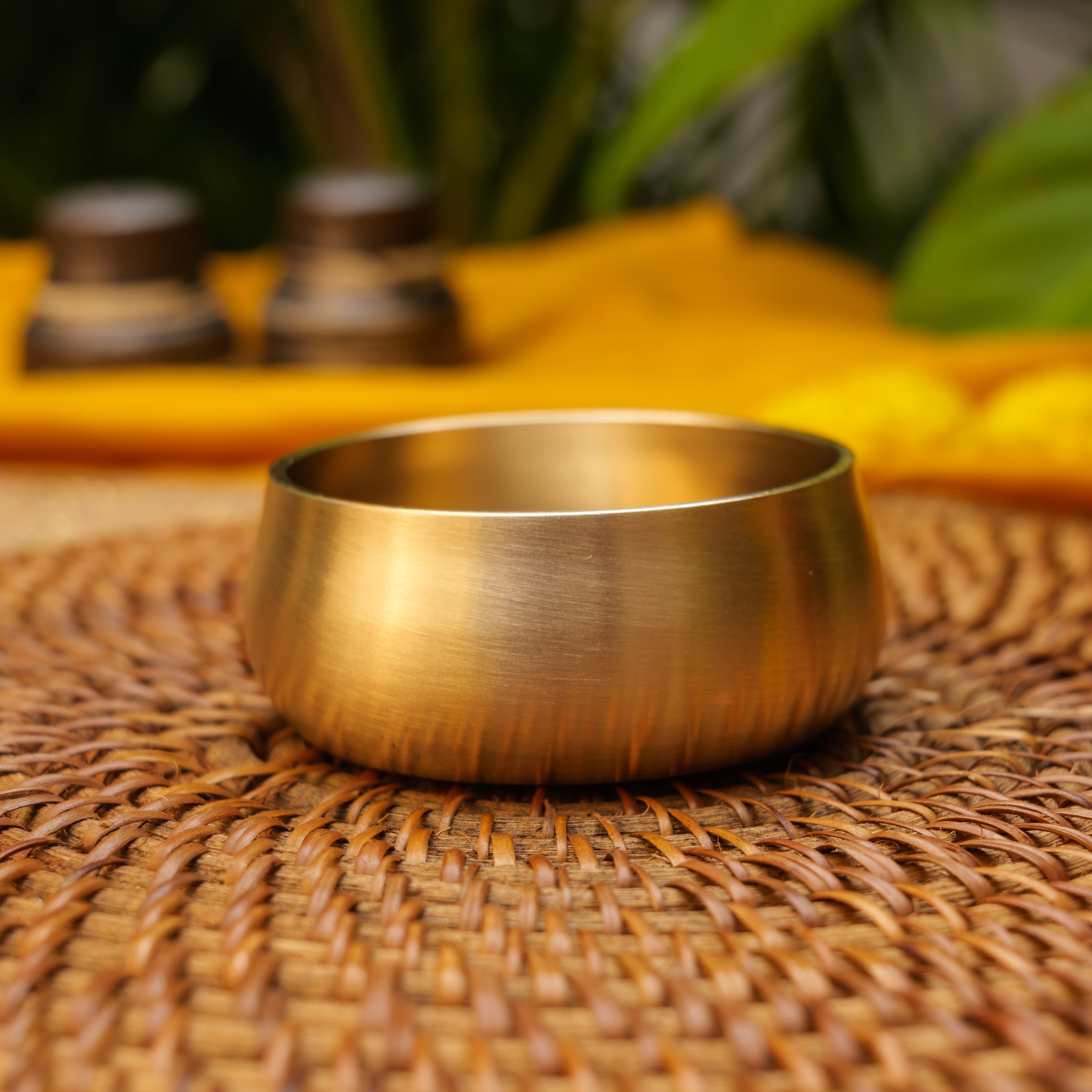 Curved Brass Thali Set - Set of 7 pieces - Matt Finish - Heavy Grade