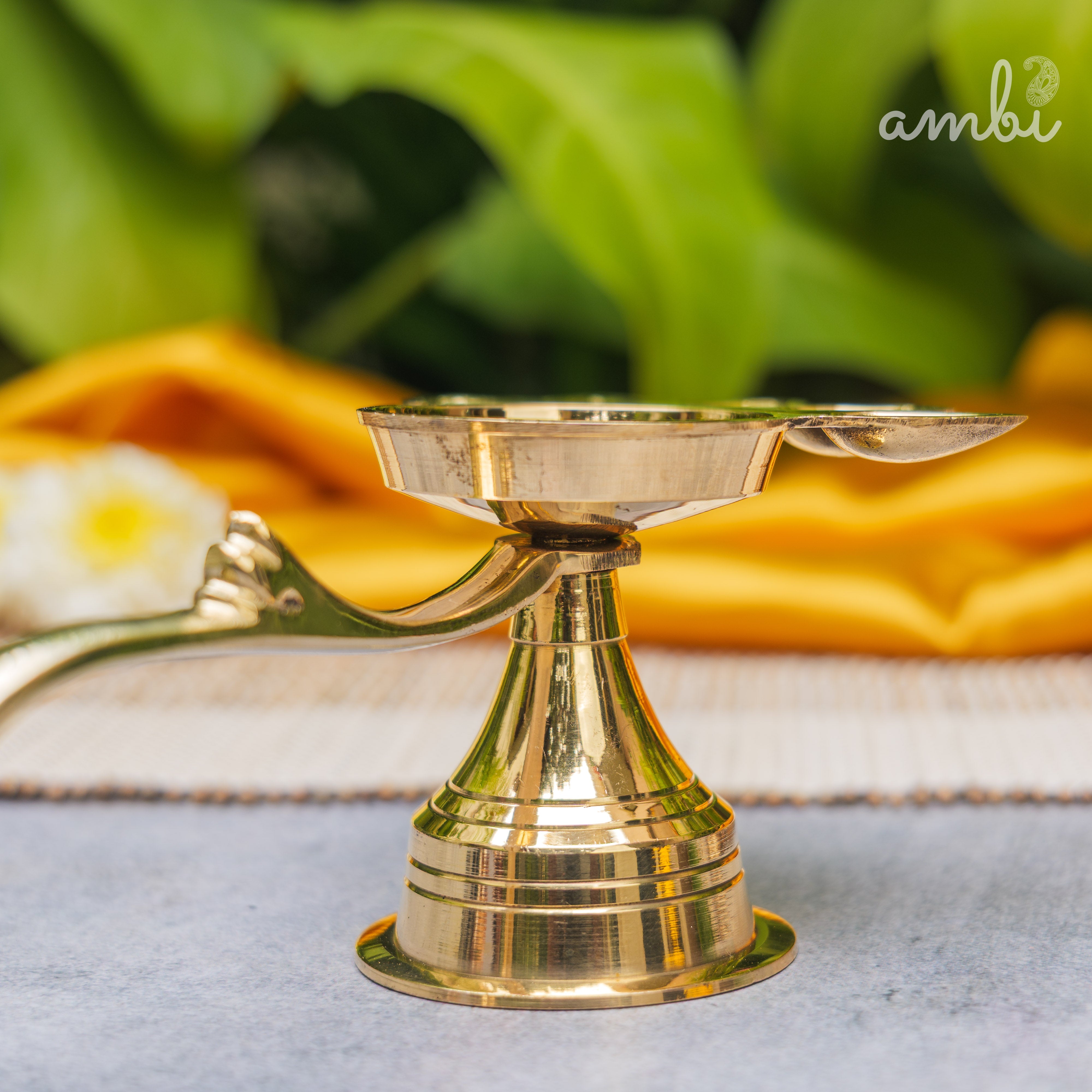 Ambi Pure Brass Panch Aarti Dhoop Diya with Handle - Medium | 7.5 Inches