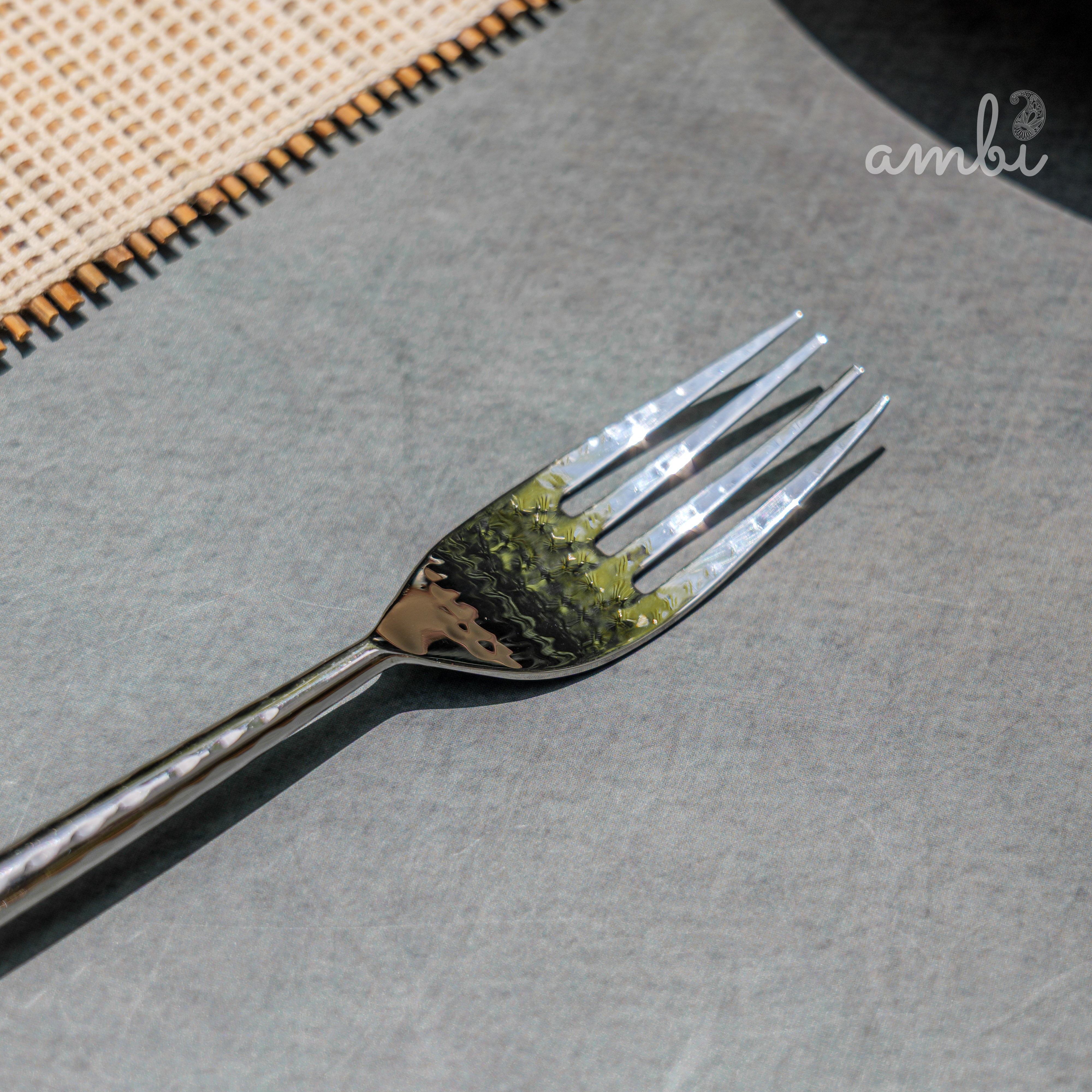Handcrafted Heavy Steel Silver Cutlery Set of 4 Hammered