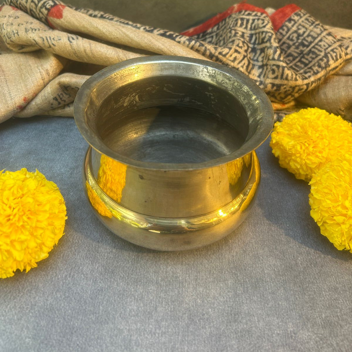 Handcrafted Vintage Timeless Brass Pot On Leg