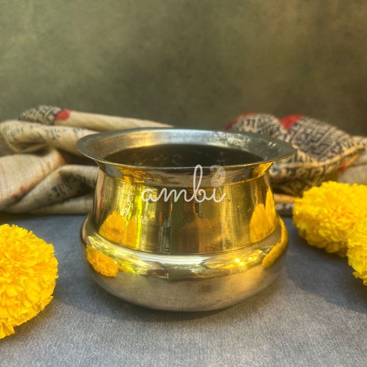 Handcrafted Vintage Timeless Brass Pot On Leg