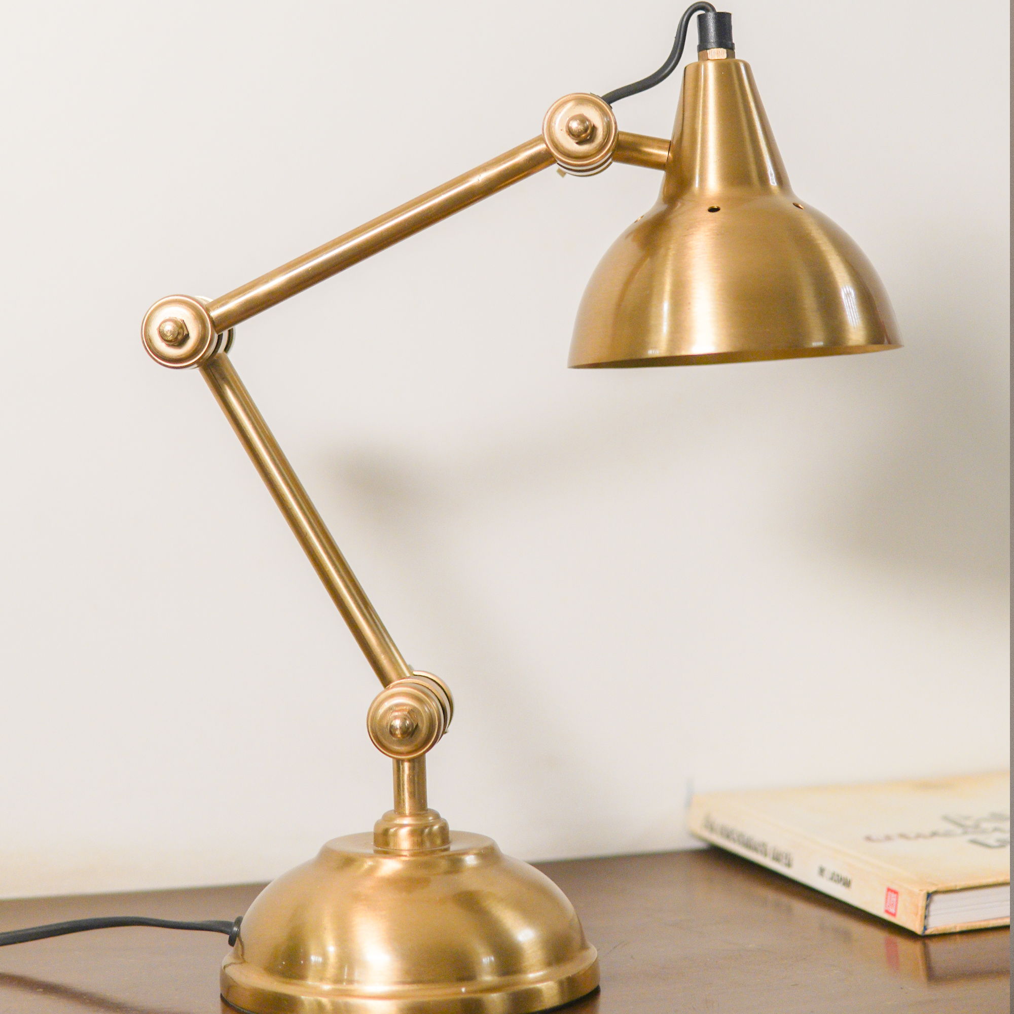 Beautiful Pure Brass Home décor Gold Round Table Lamp