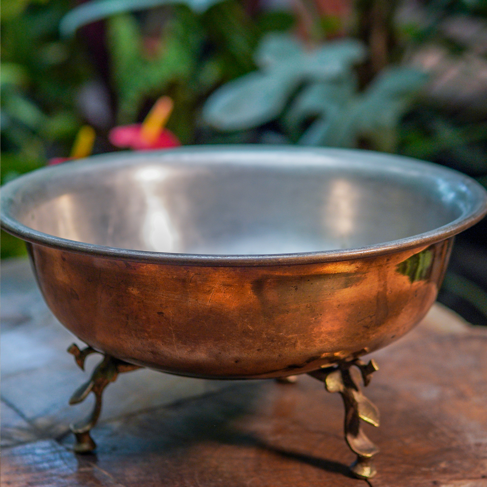 Handcrafted Elegant Vintage Brass Bowl On Legs