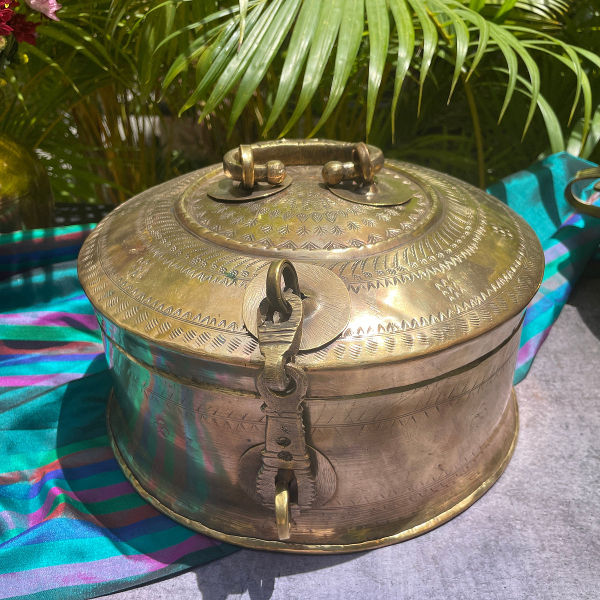 Vintage Carved Exquisite Jewellery Box ( Paan Daan) - Large