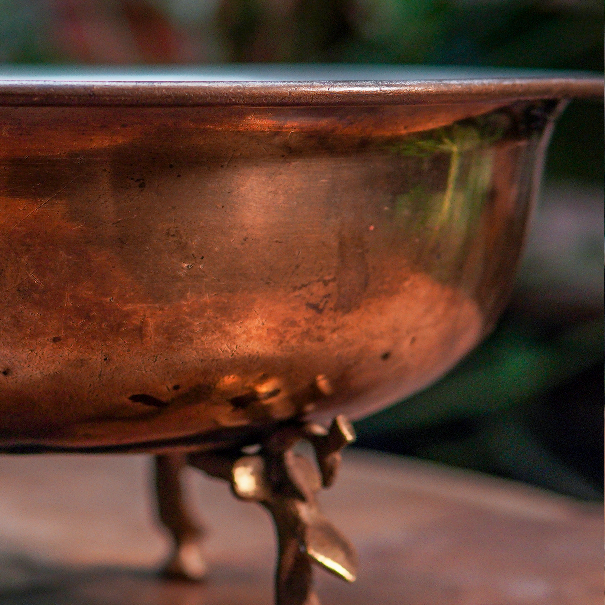 Handcrafted Elegant Vintage Brass Bowl On Legs