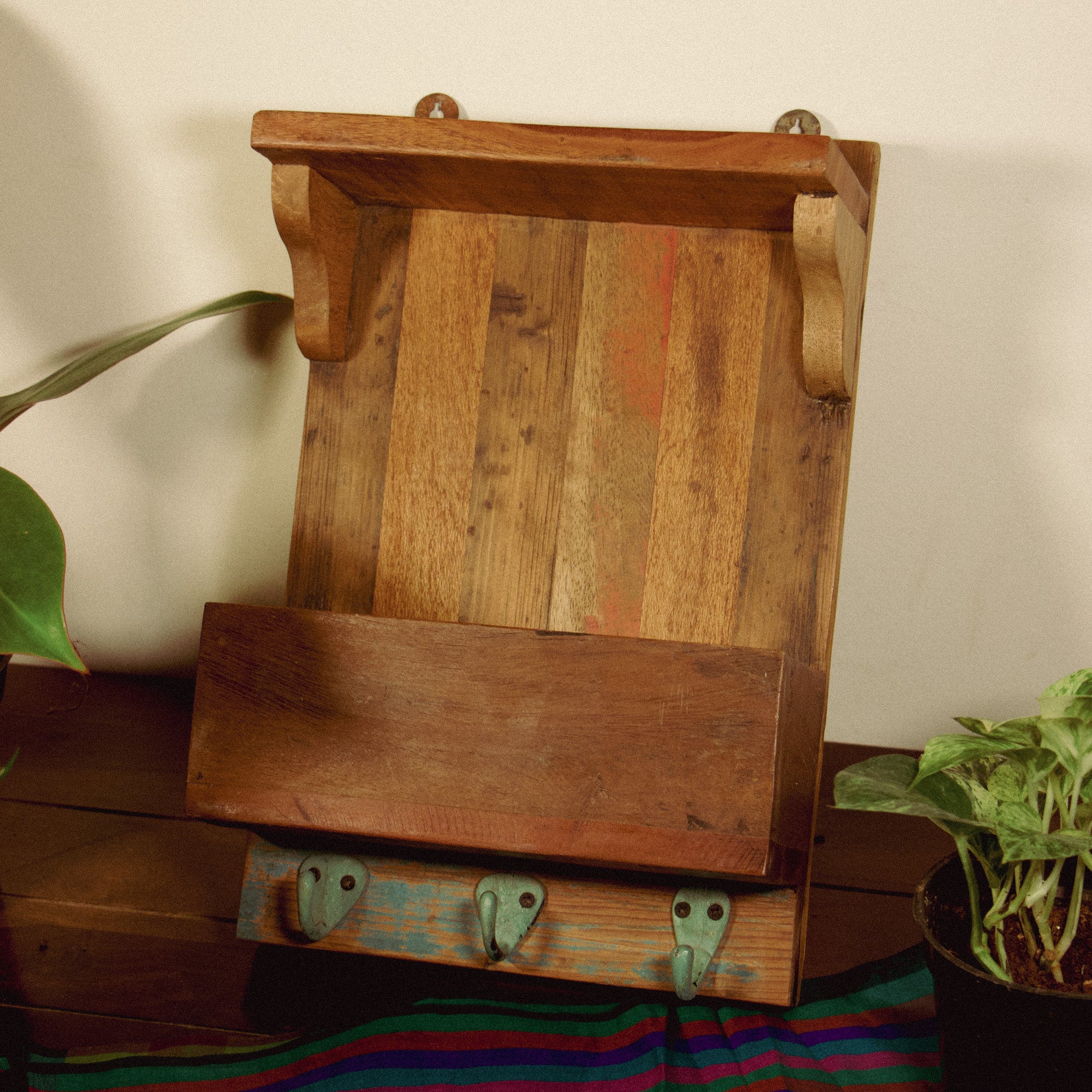 Wooden Wall-mounted Storage Rack - Distressed Look