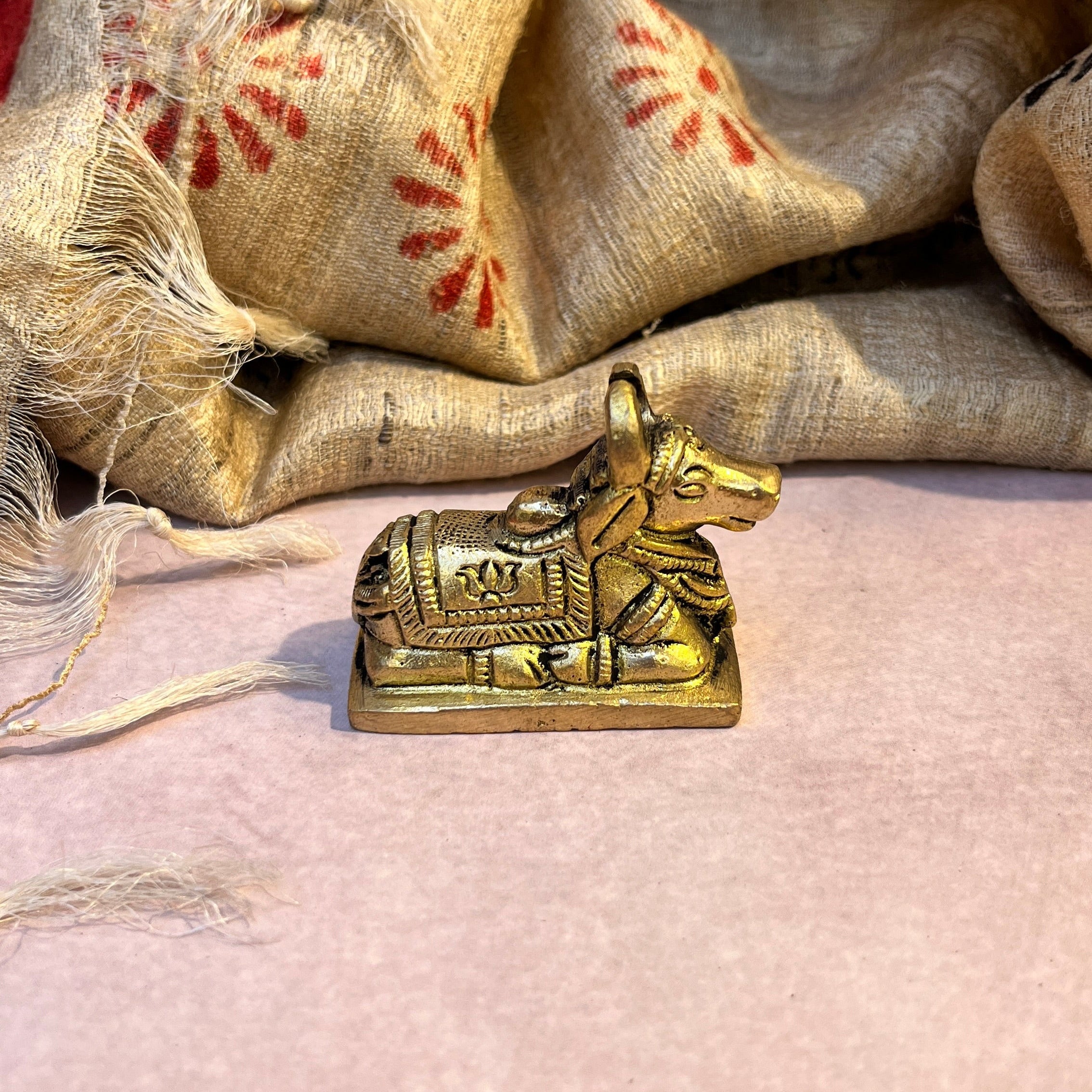 Ambi Pure Brass Nandi Statue with Lotus Engraving - 180 Grams