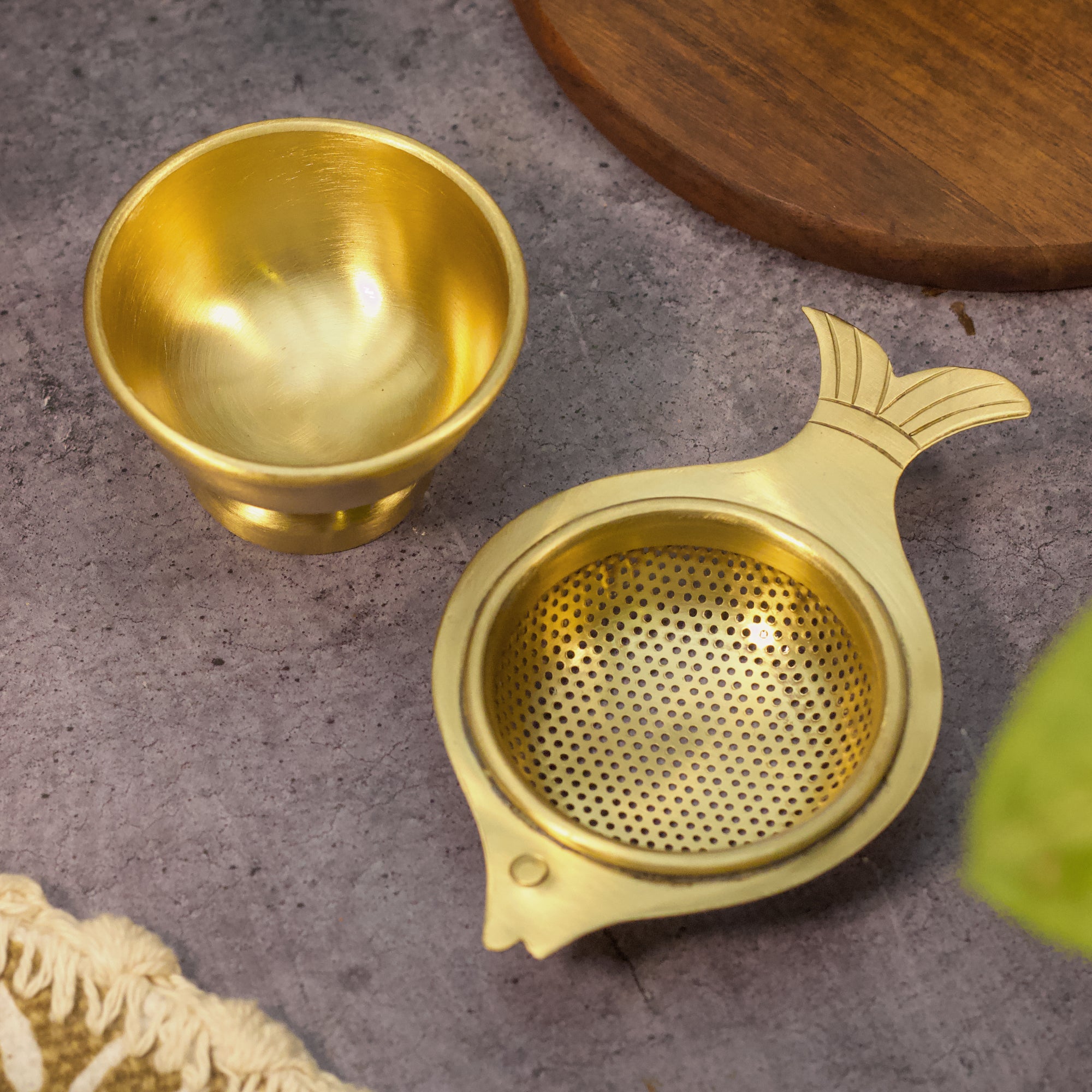 Fish Shaped Tea Medium Sized Strainer with Resting Pot