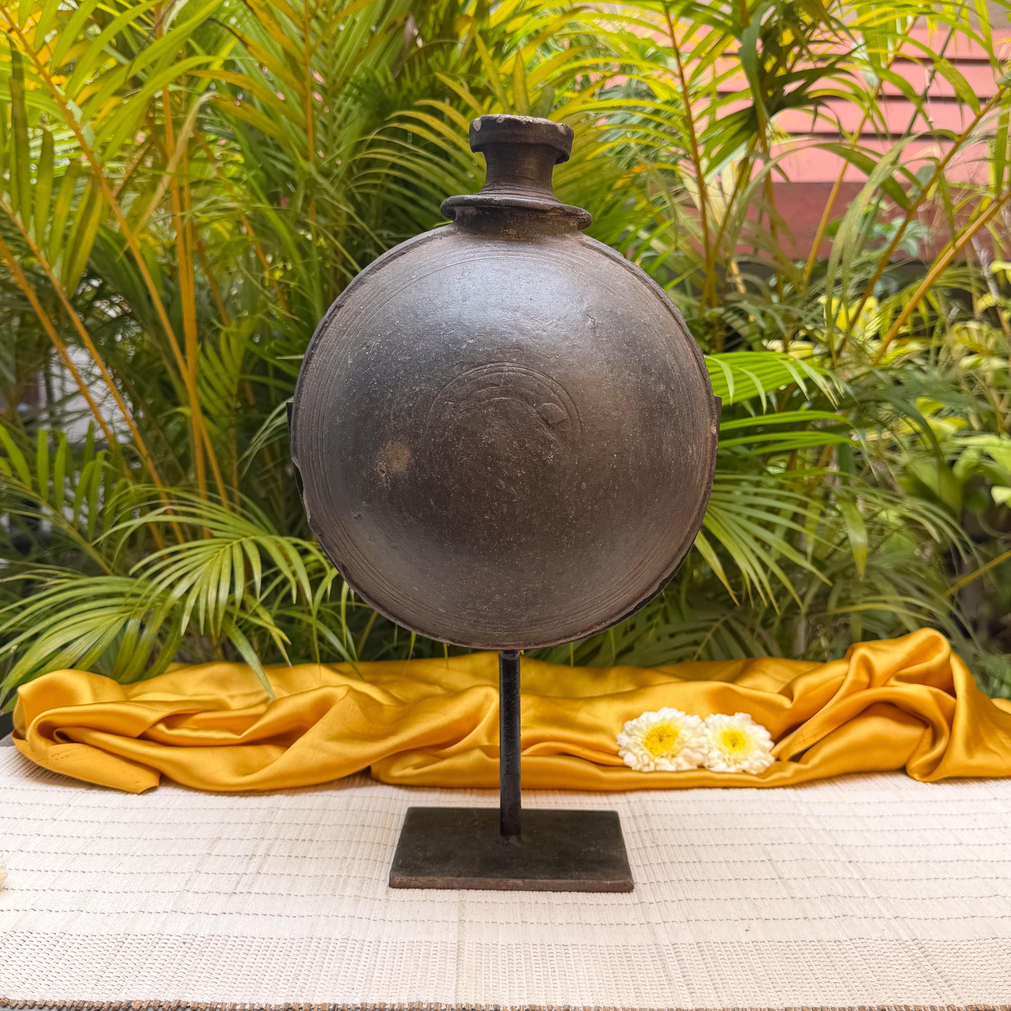 Vintage Classic Decor Clay Pot with Stand