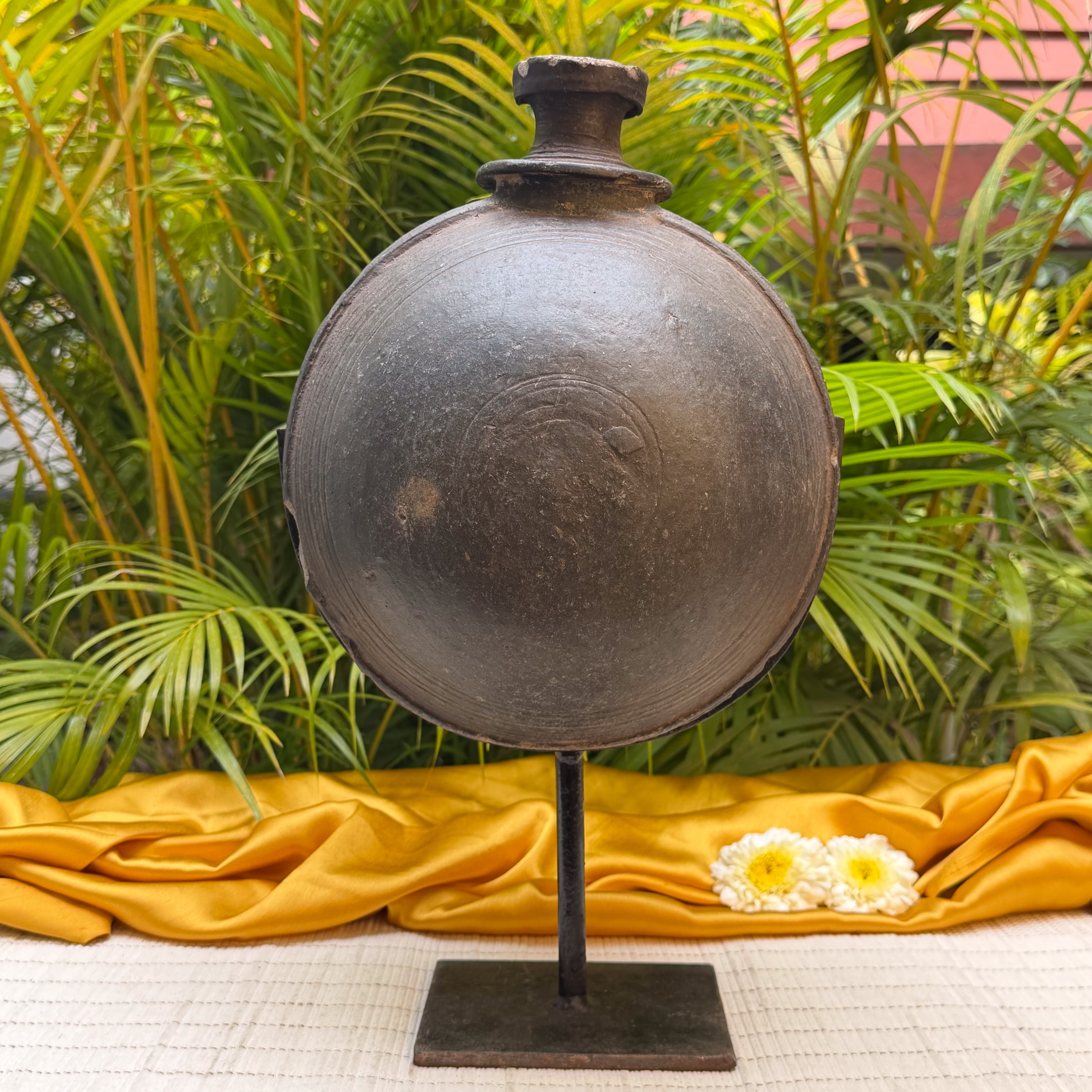 Vintage Classic Decor Clay Pot with Stand