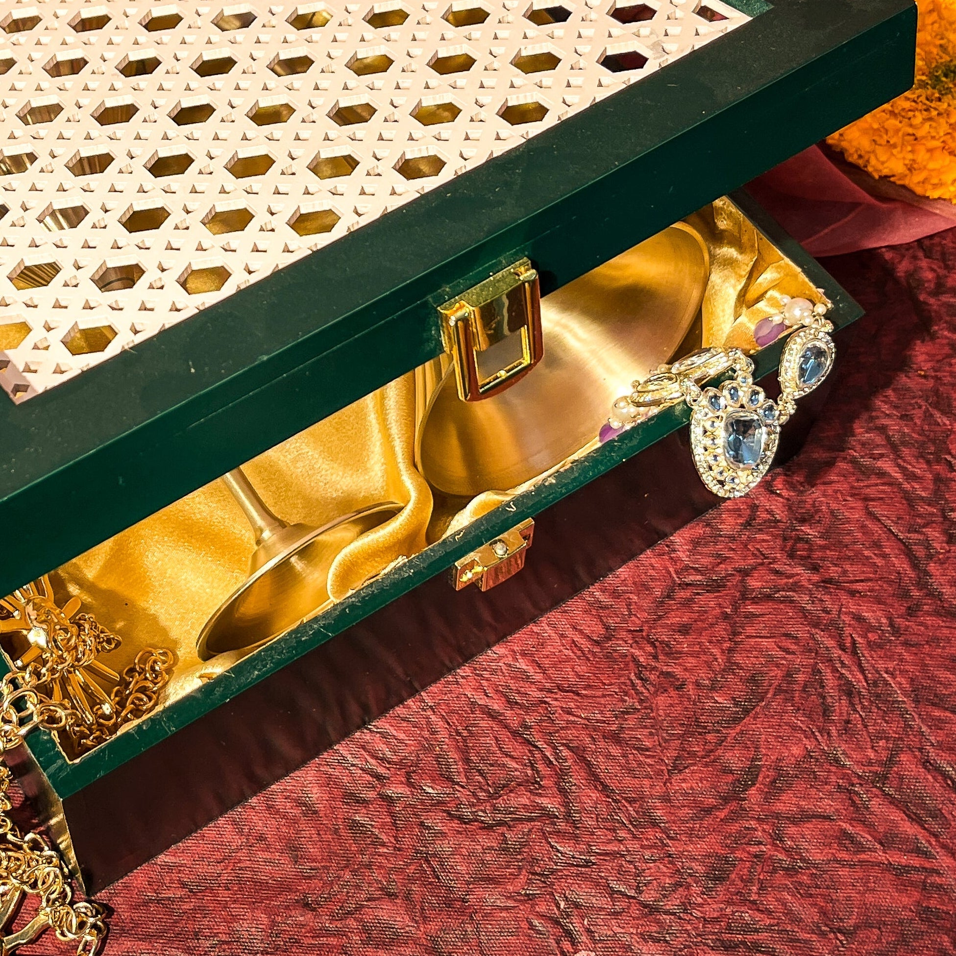 AMBI Emerald Green Noor Jaali Wooden Gift Box – A Timeless Gifting Essential