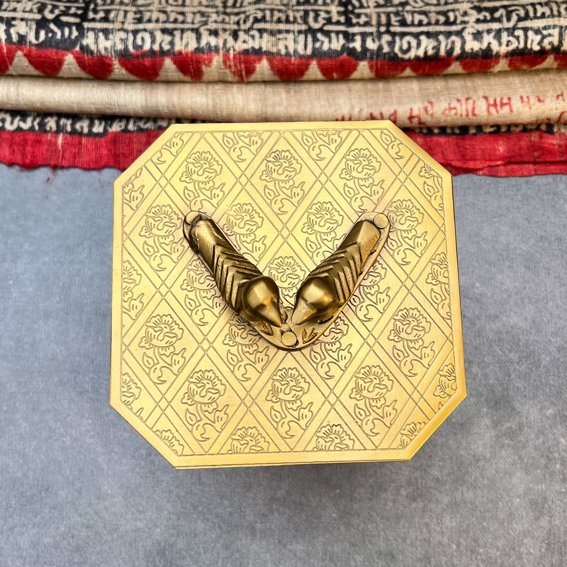 Ambi Pure Brass Heritage Birds Decorative Storage Box