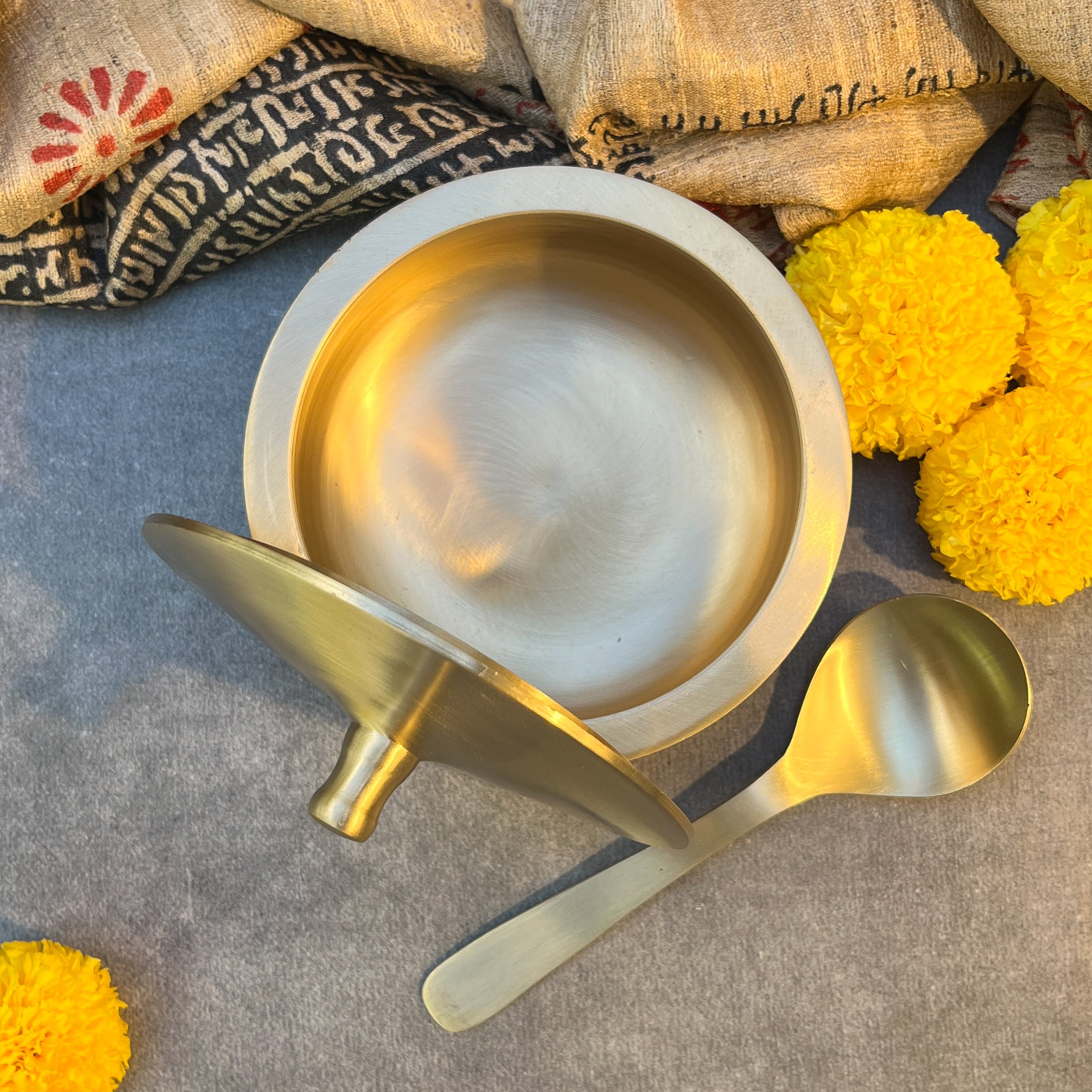 Ambi 100% Pure Lead-Free Kansa Serving Handi with Dome Lid & Serving Spoon –  Small Size