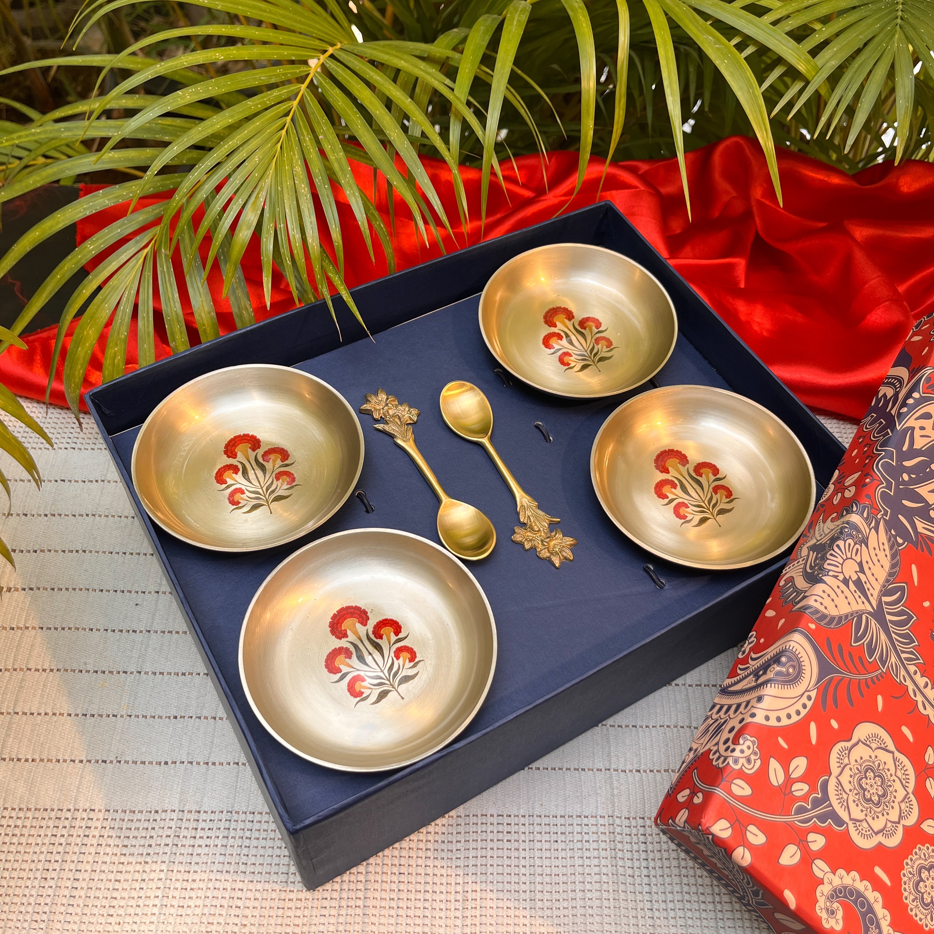 Ambi Kansa Dessert Plate and Spoon Gift Box - Set of 4