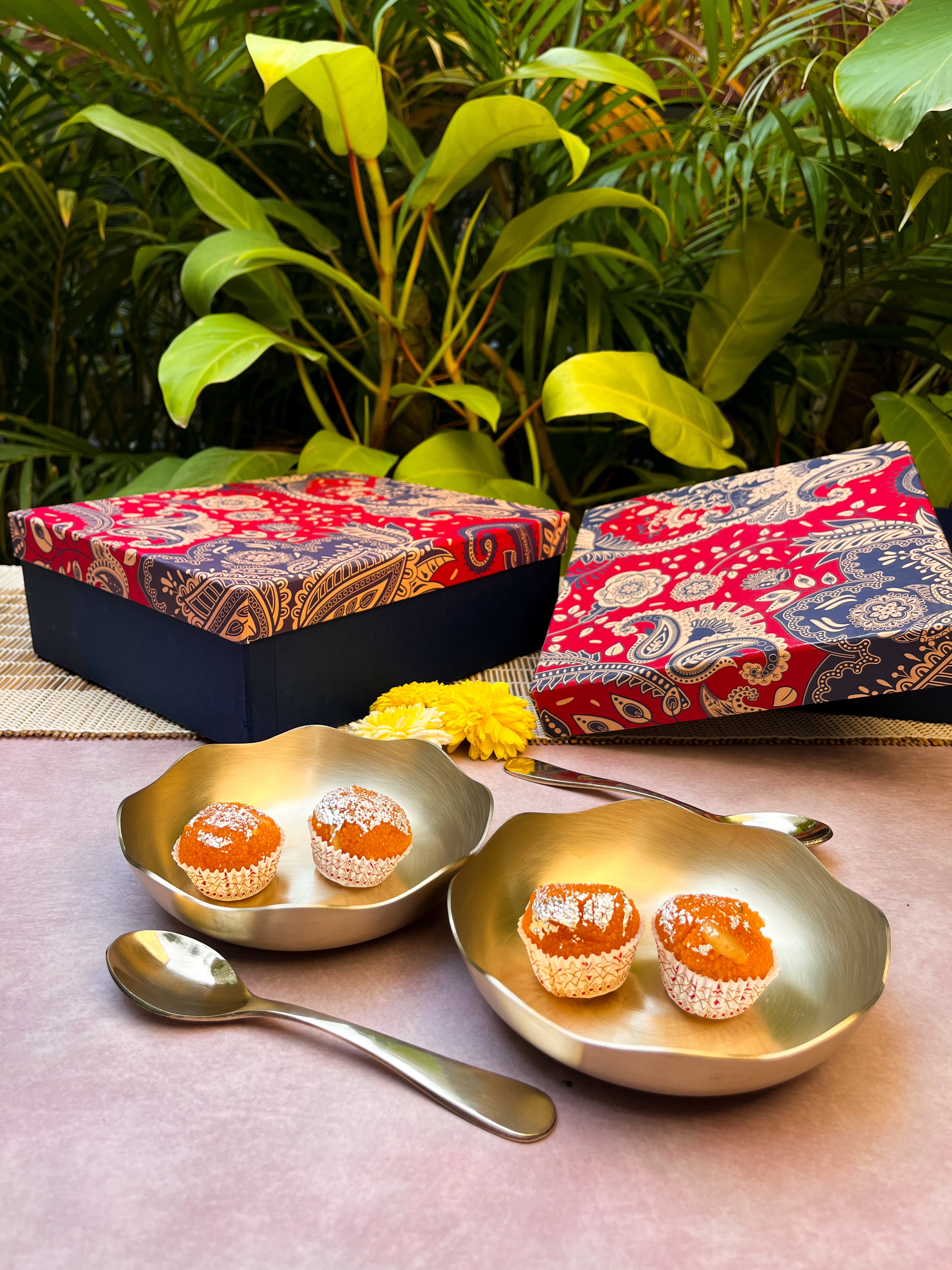 Ambi 100% Pure Lead-Free Kansa Fluted Edge Plate & Spoon Set of two 6 inch