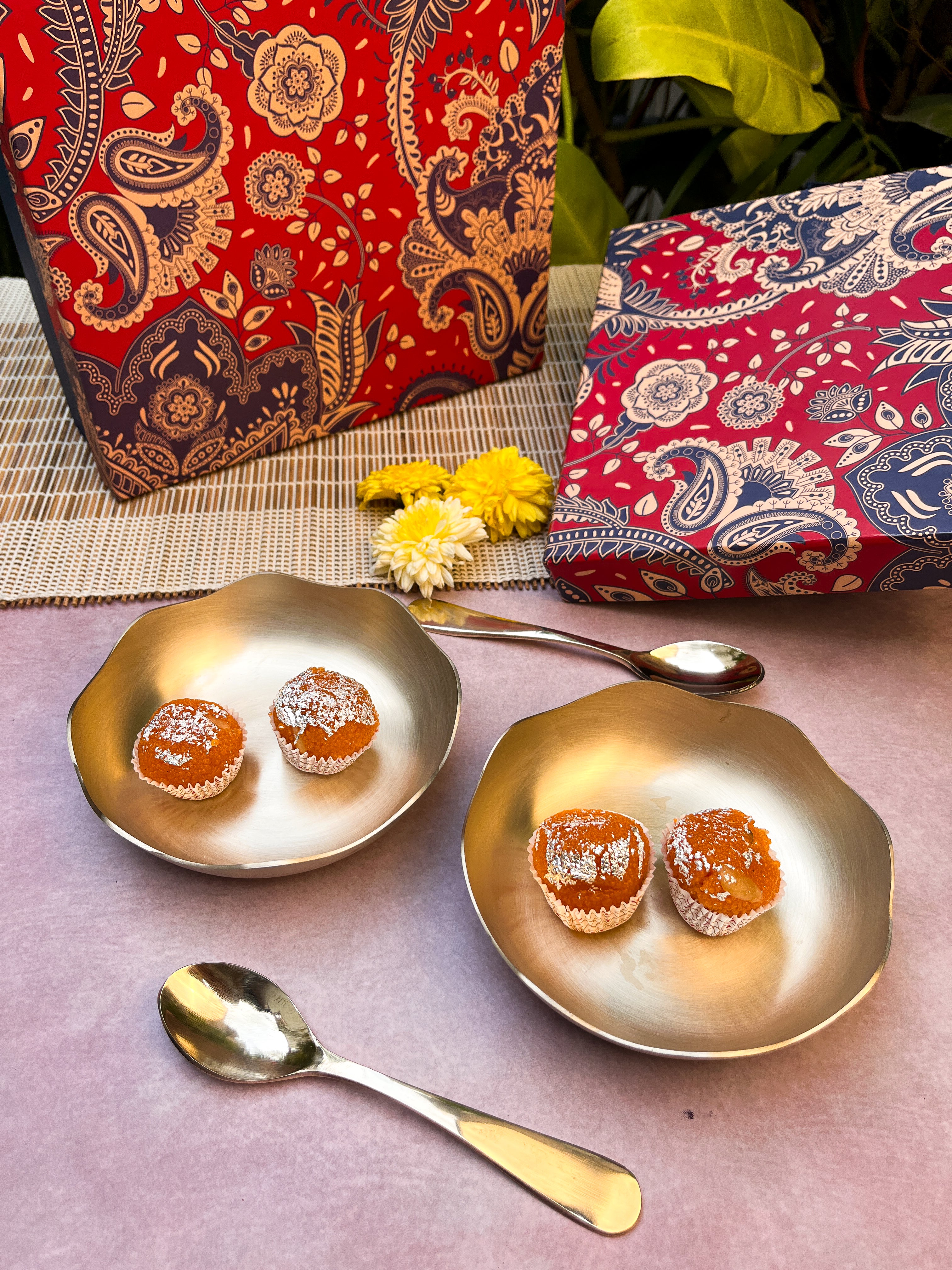 Ambi 100% Pure Lead-Free Kansa Fluted Edge Plate & Spoon Set of two 6 inch