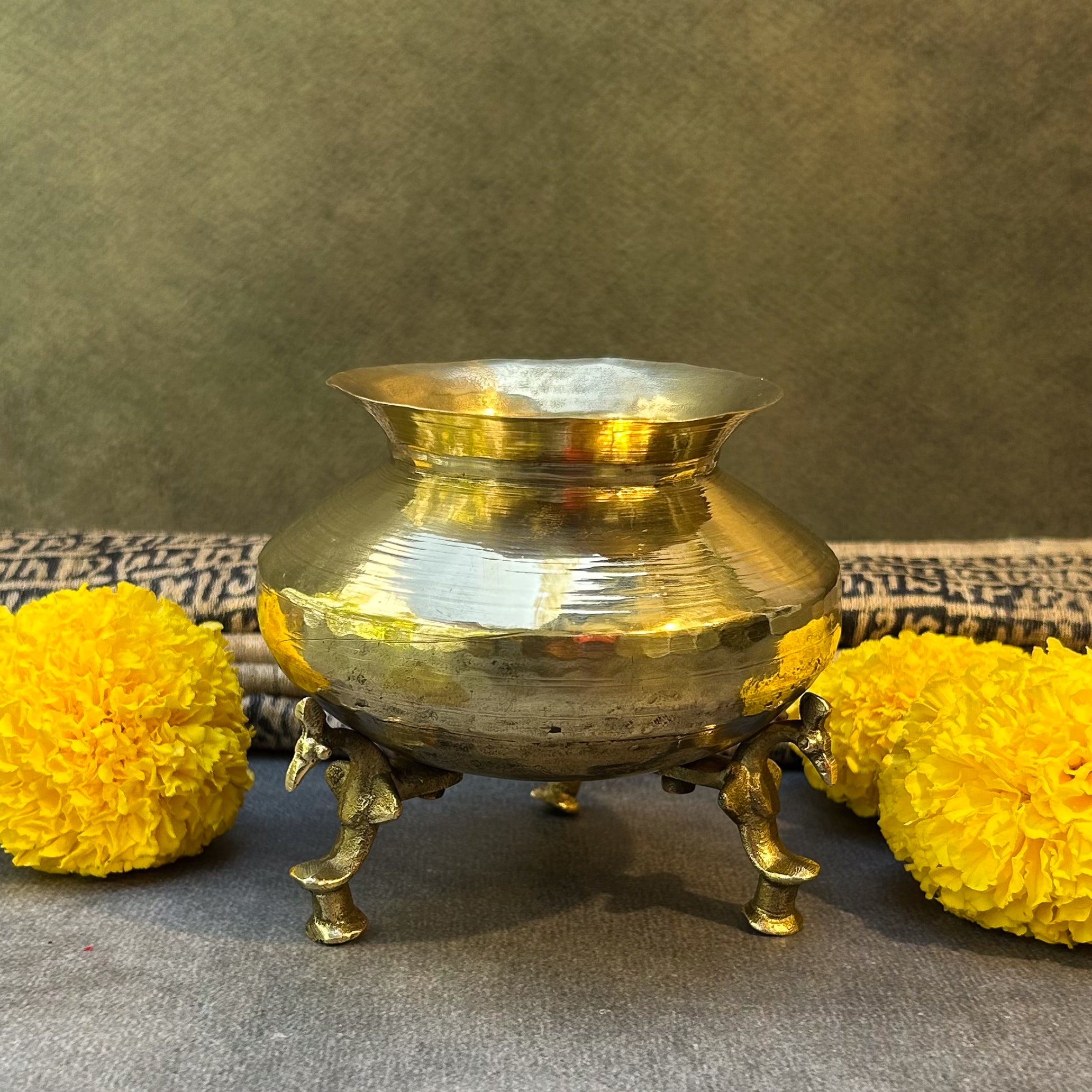 Ambi Vintage Pure Brass Water Pot with Sculpted Animal Legs - Small