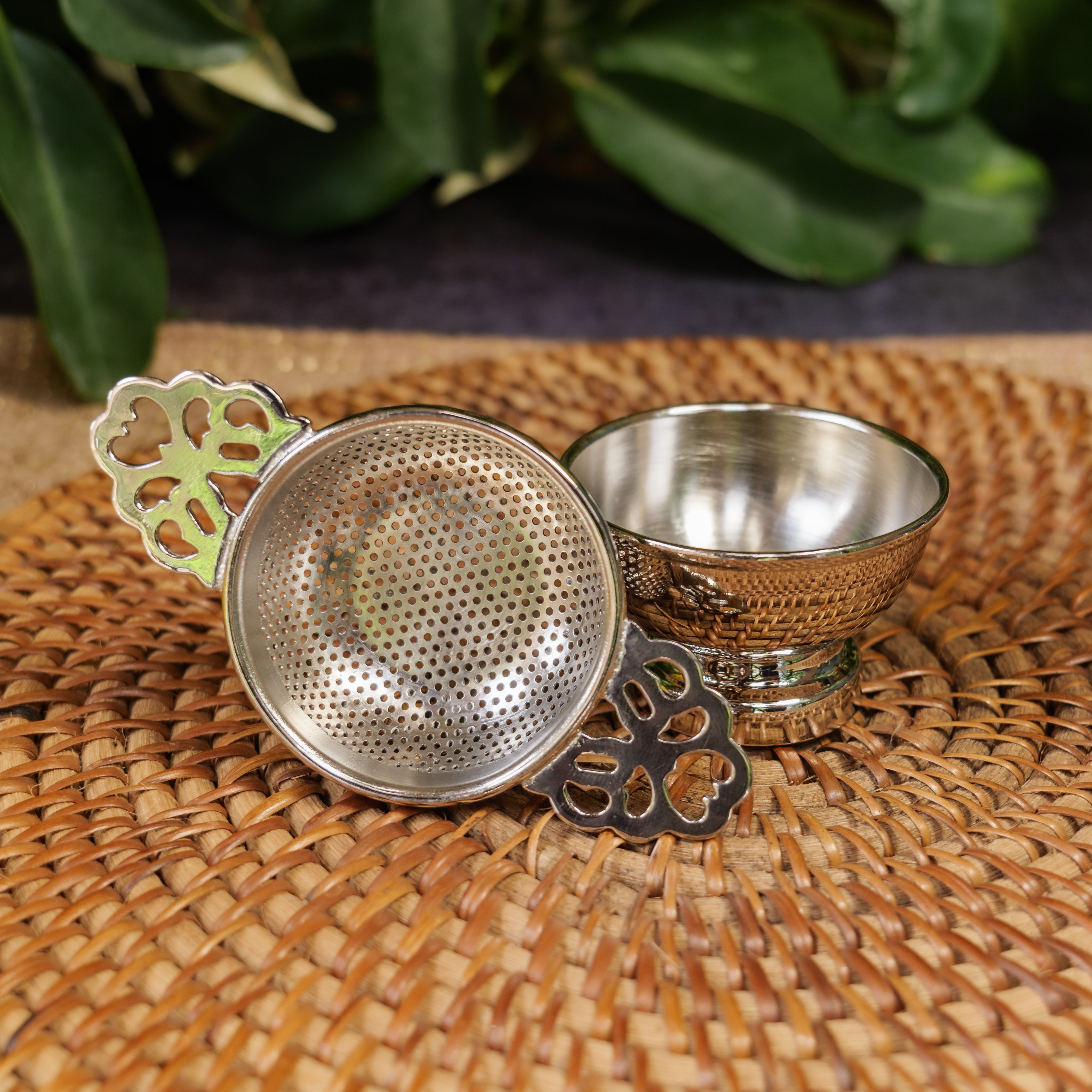 Double Punched Flower Brass Medium Sized Tea Strainer with Matte Finish and Resting Pot - Silver