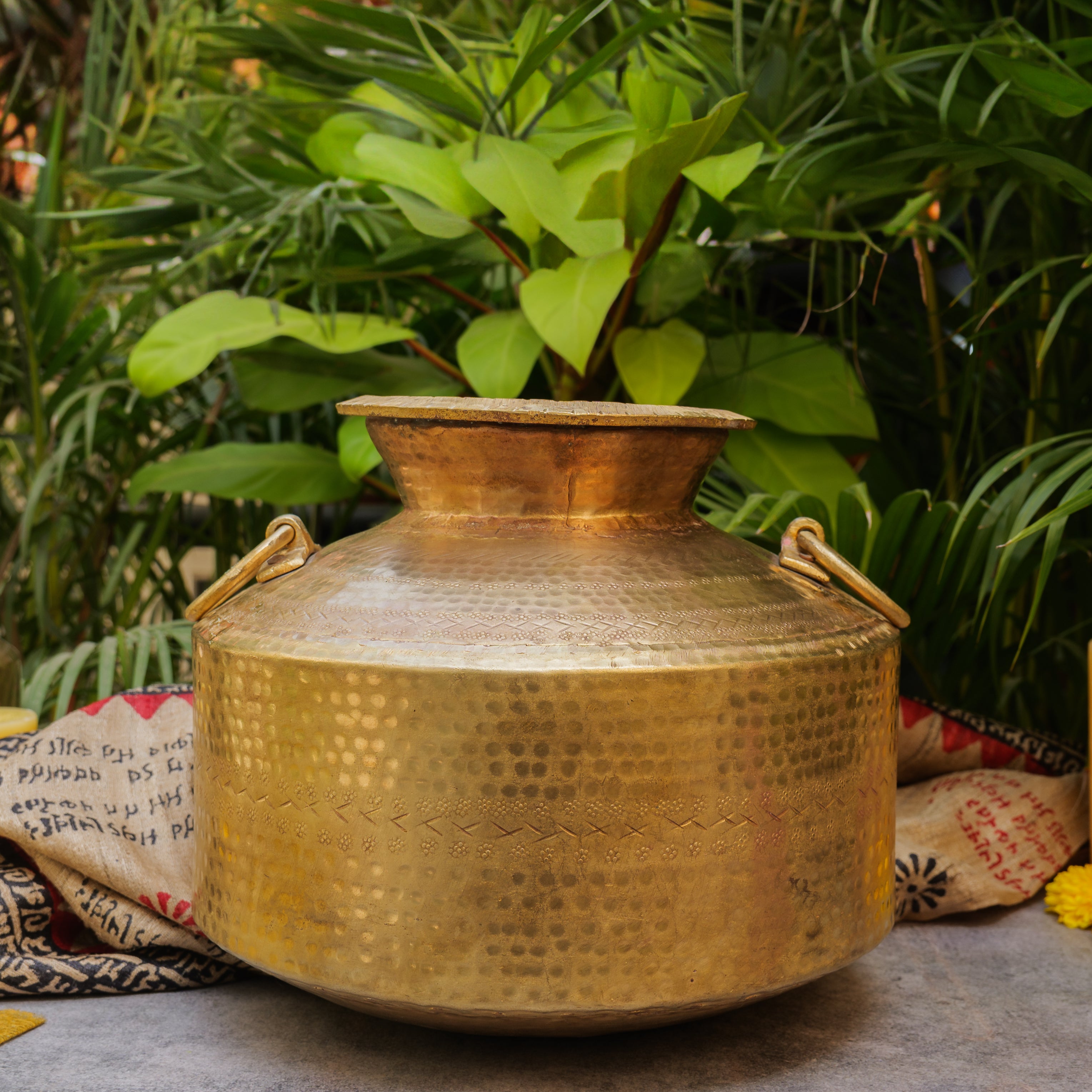 Hand Crafted Vintage Decorative Brass Rare Water Pot - Large - 10 L - Planter / Vase