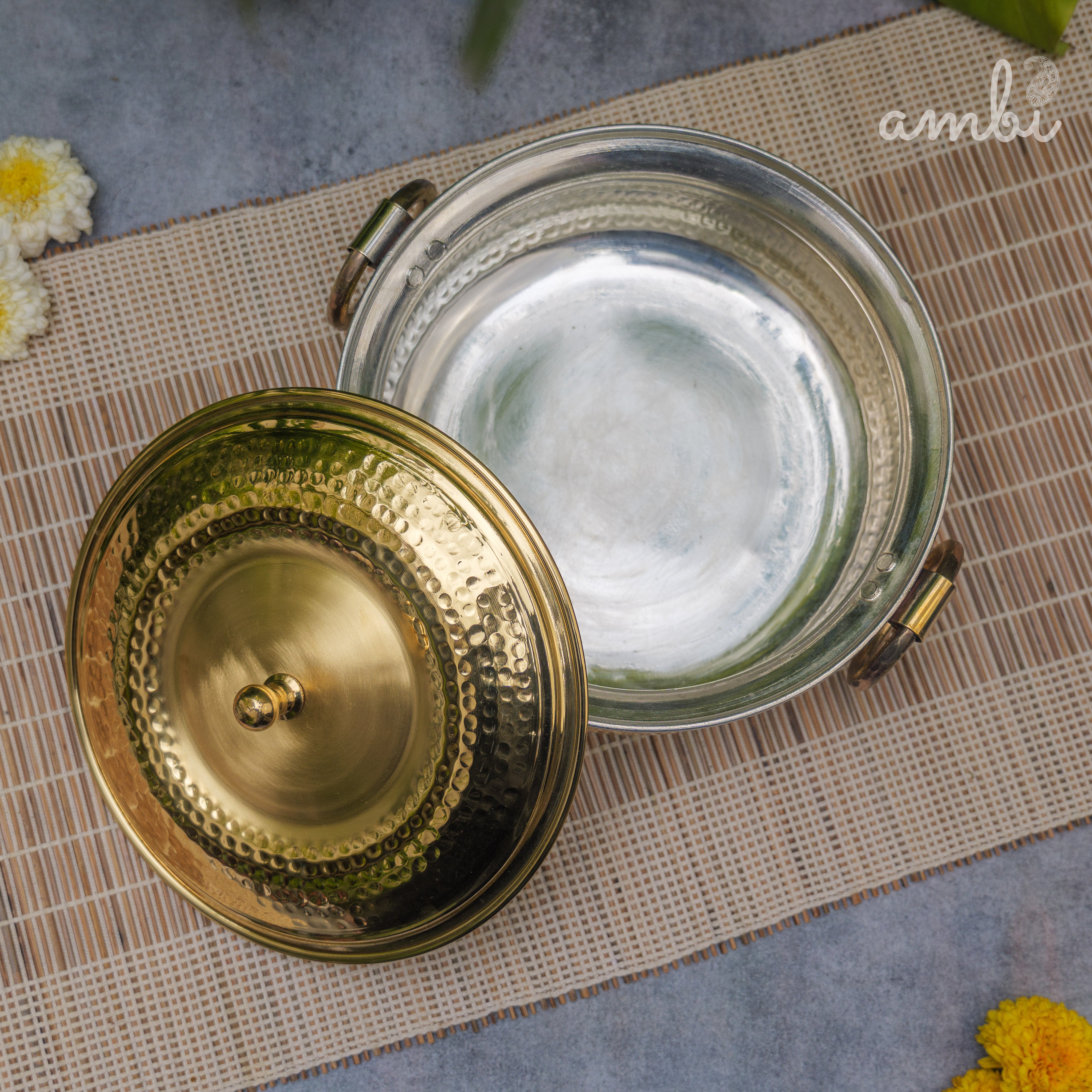 Pure Brass Hammered Biriyani Lagan / Degchi with Kalai - 9 inches diameter