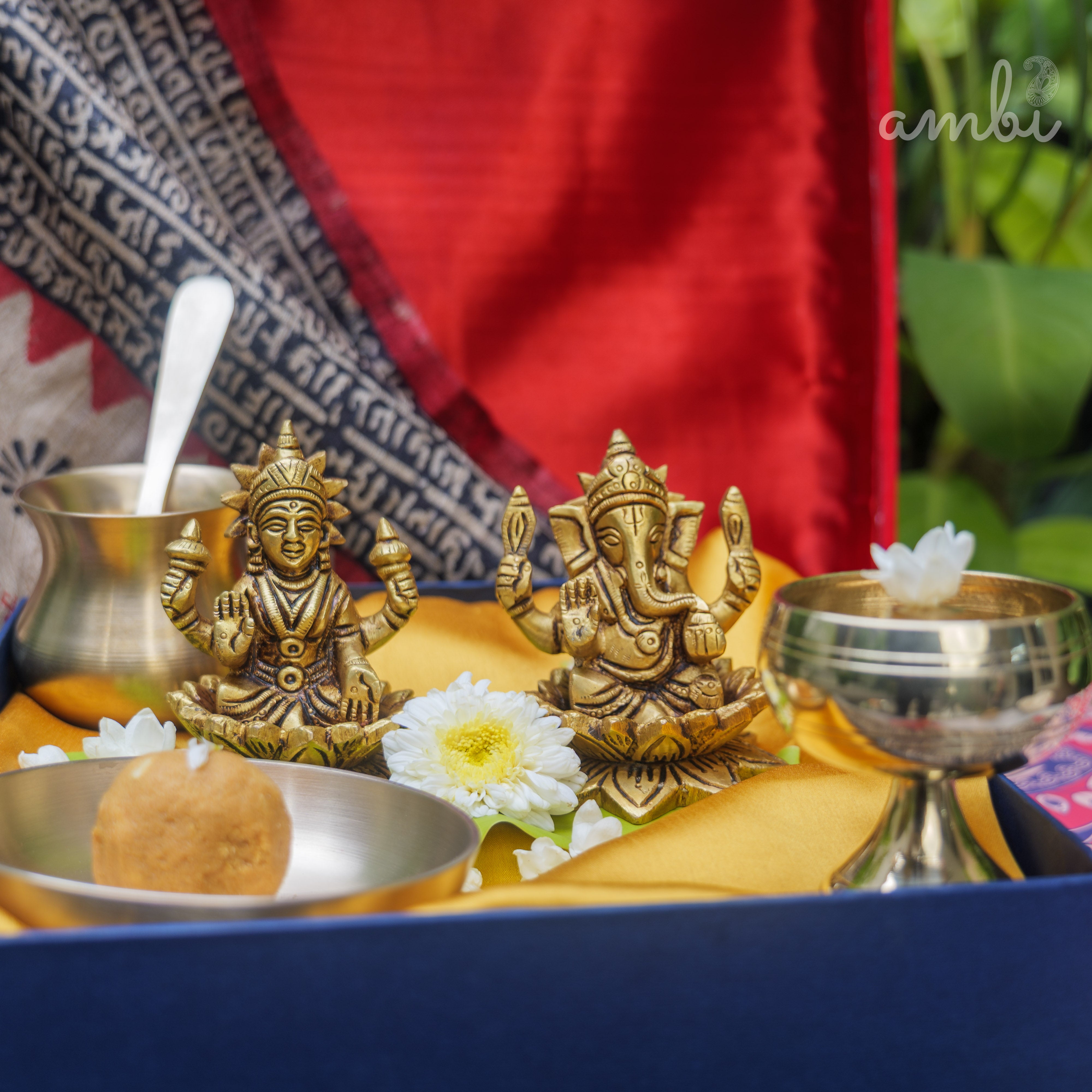 Pure Brass Lakshmi and Ganesha Idols - 3.5 inch height - Heavy Make