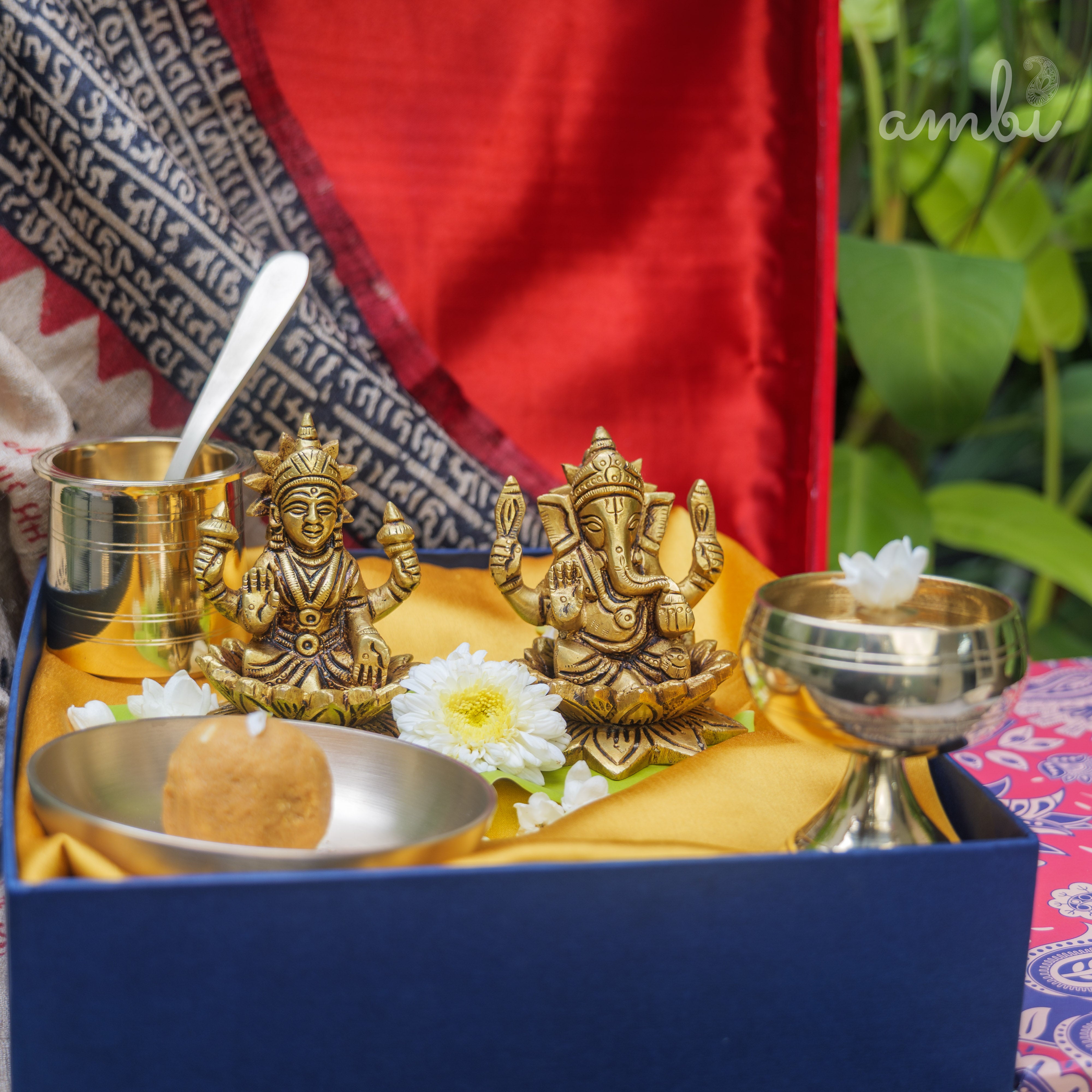 Pure Brass Lakshmi and Ganesha Idols - 3.5 inch height - Heavy Make