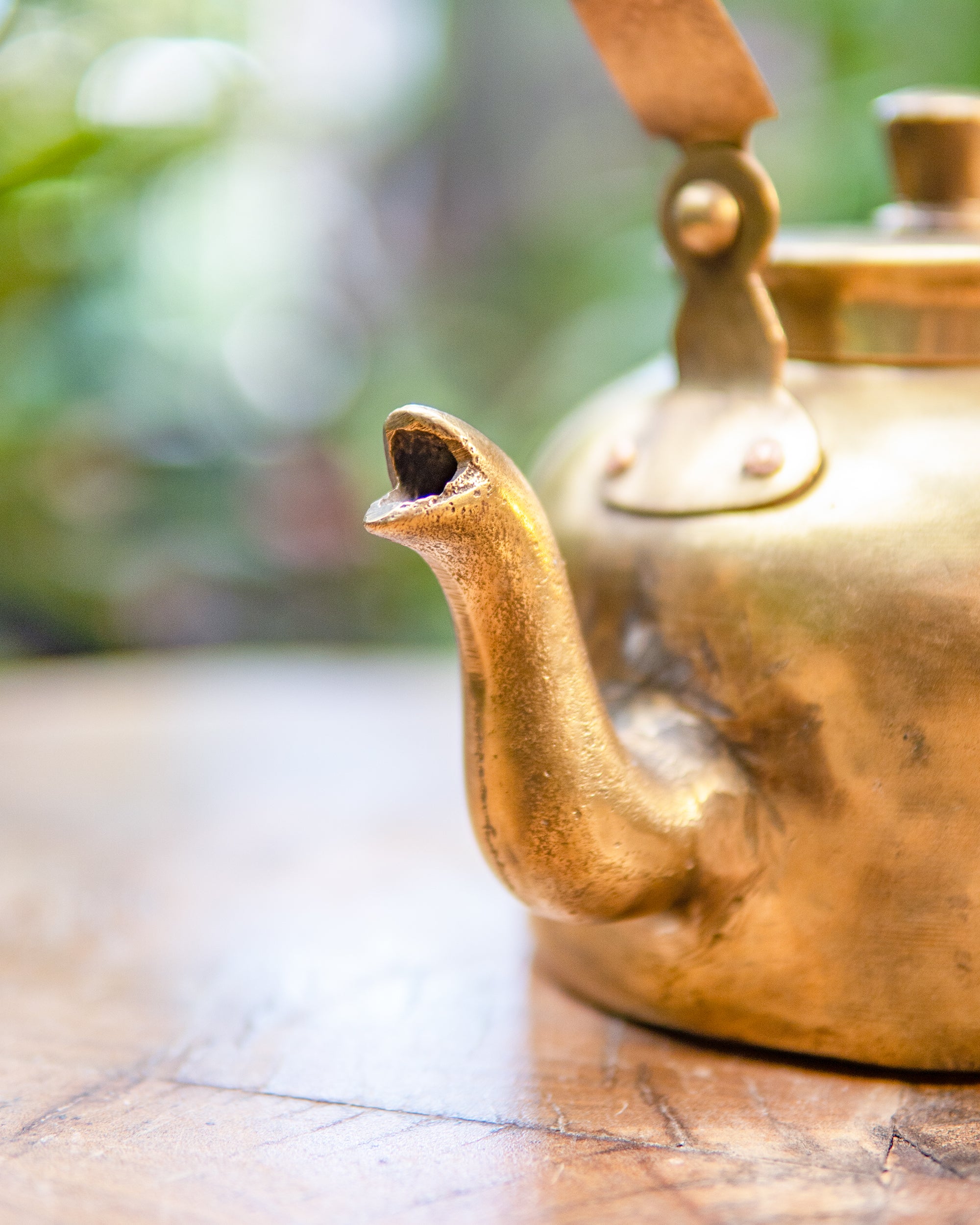Handcrafted Elegant Vintage Brass Tea Pot