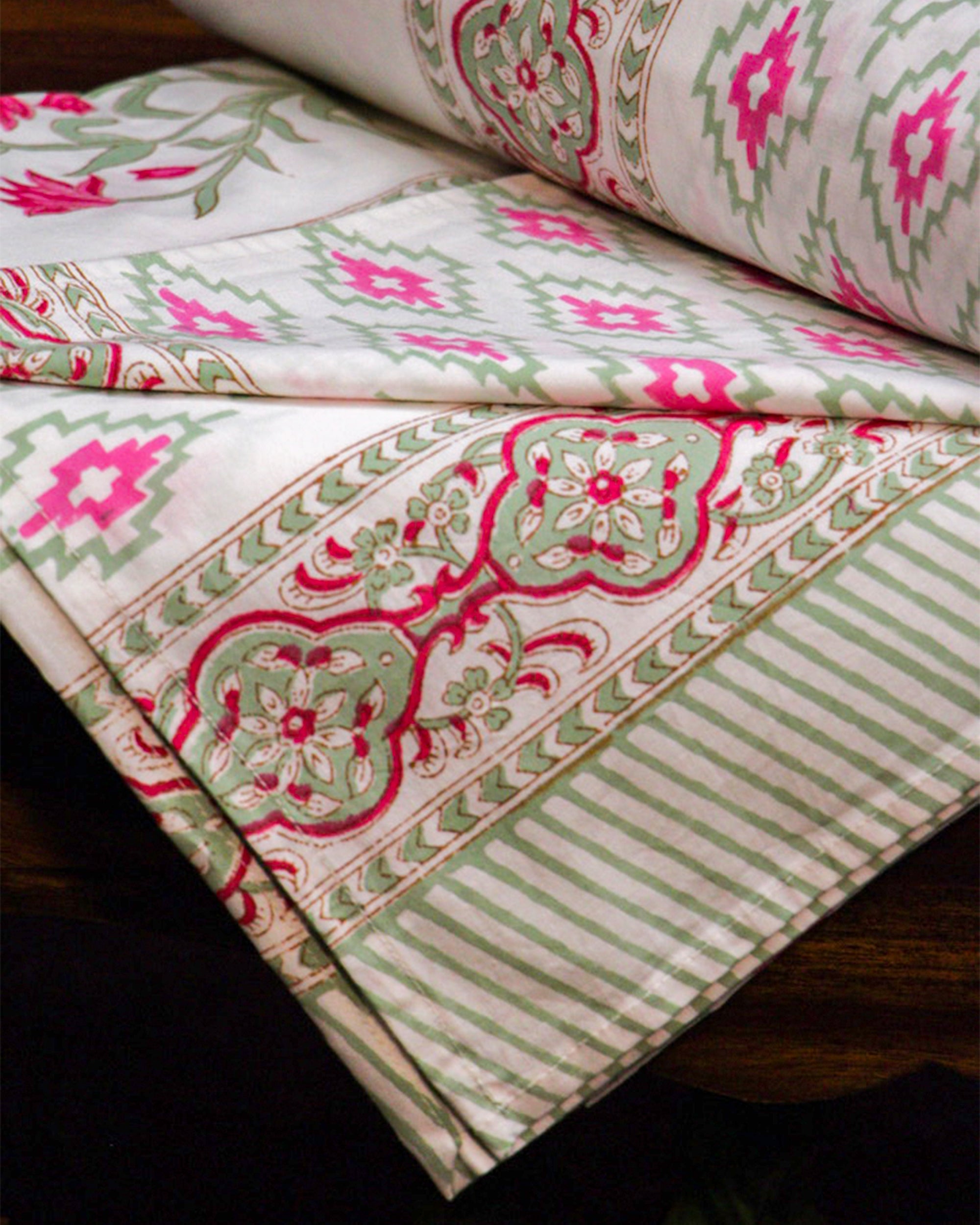 Pink Pattern Jaipuri Hand Block Pure Cotton Parkhel Print Double Bedsheet with 2 Pillow Covers - 108X108 Inches