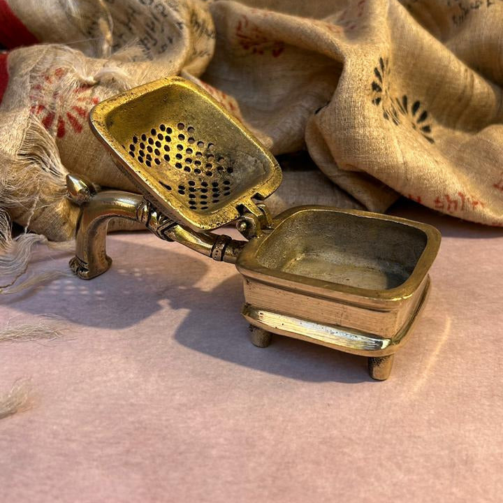 Ambi Pure Brass Handheld Dhoop Dani with Perforated Lid for Pooja & Aarti