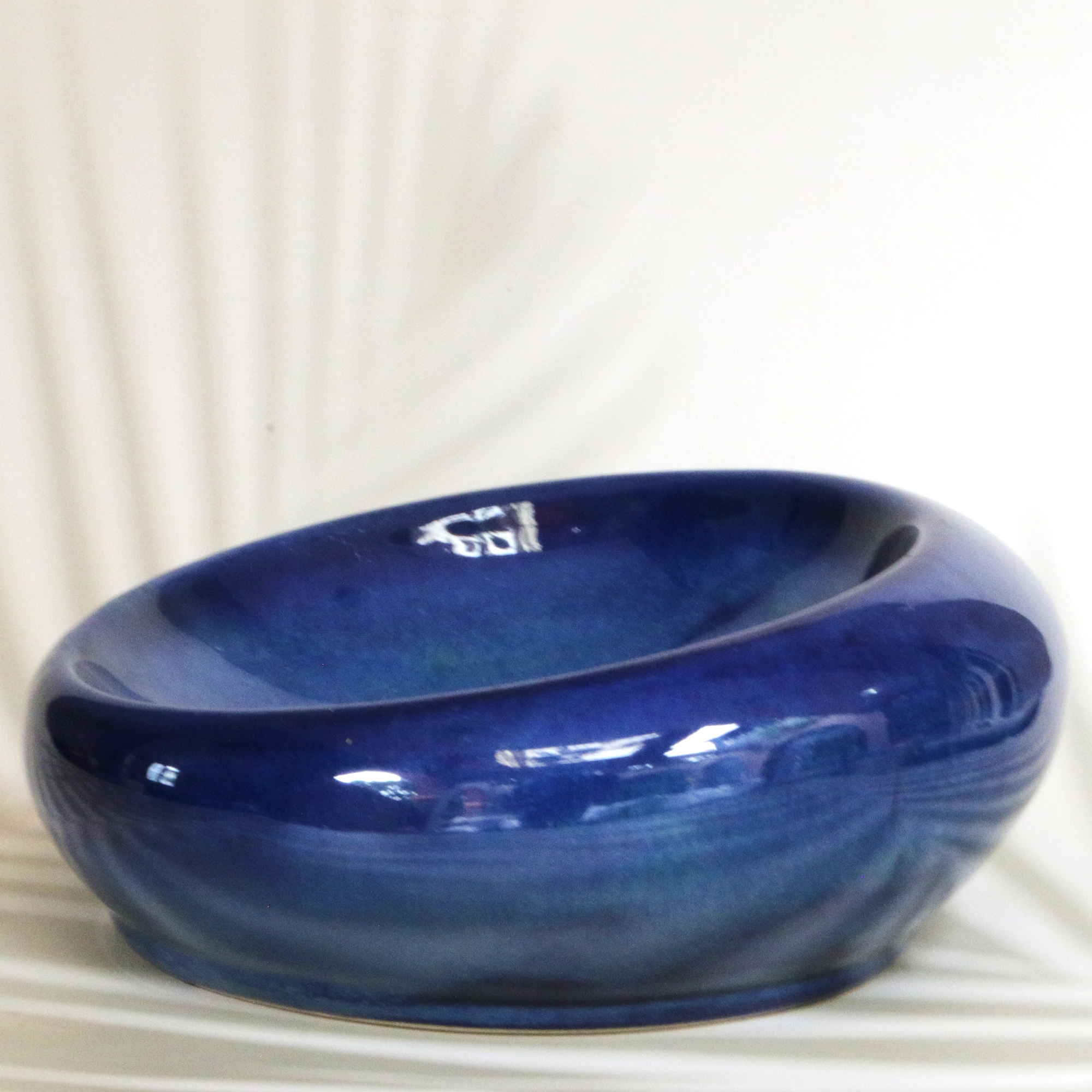 Ambi Premium Handmade Rounded Blue Ceramic Platter 8 inch